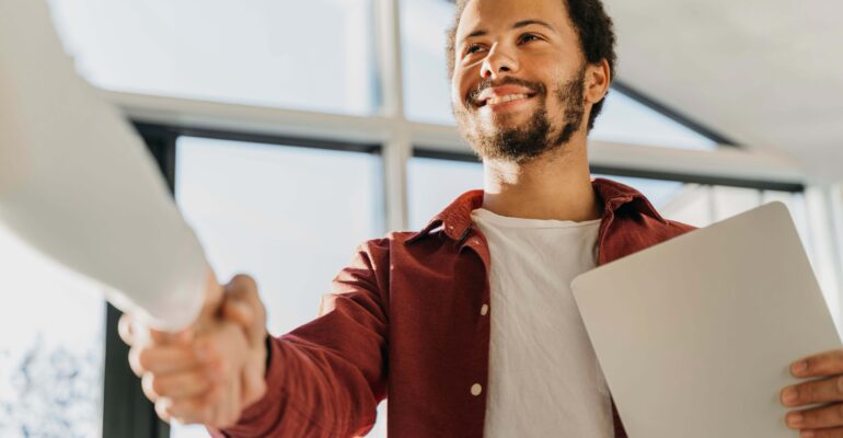 business-people-hand-shake (1)